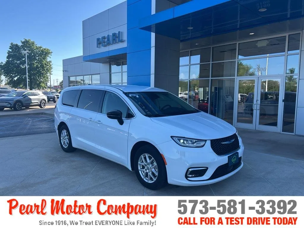 2024 Chrysler Pacifica Touring L for sale at Pearl Motor, Mexico MO